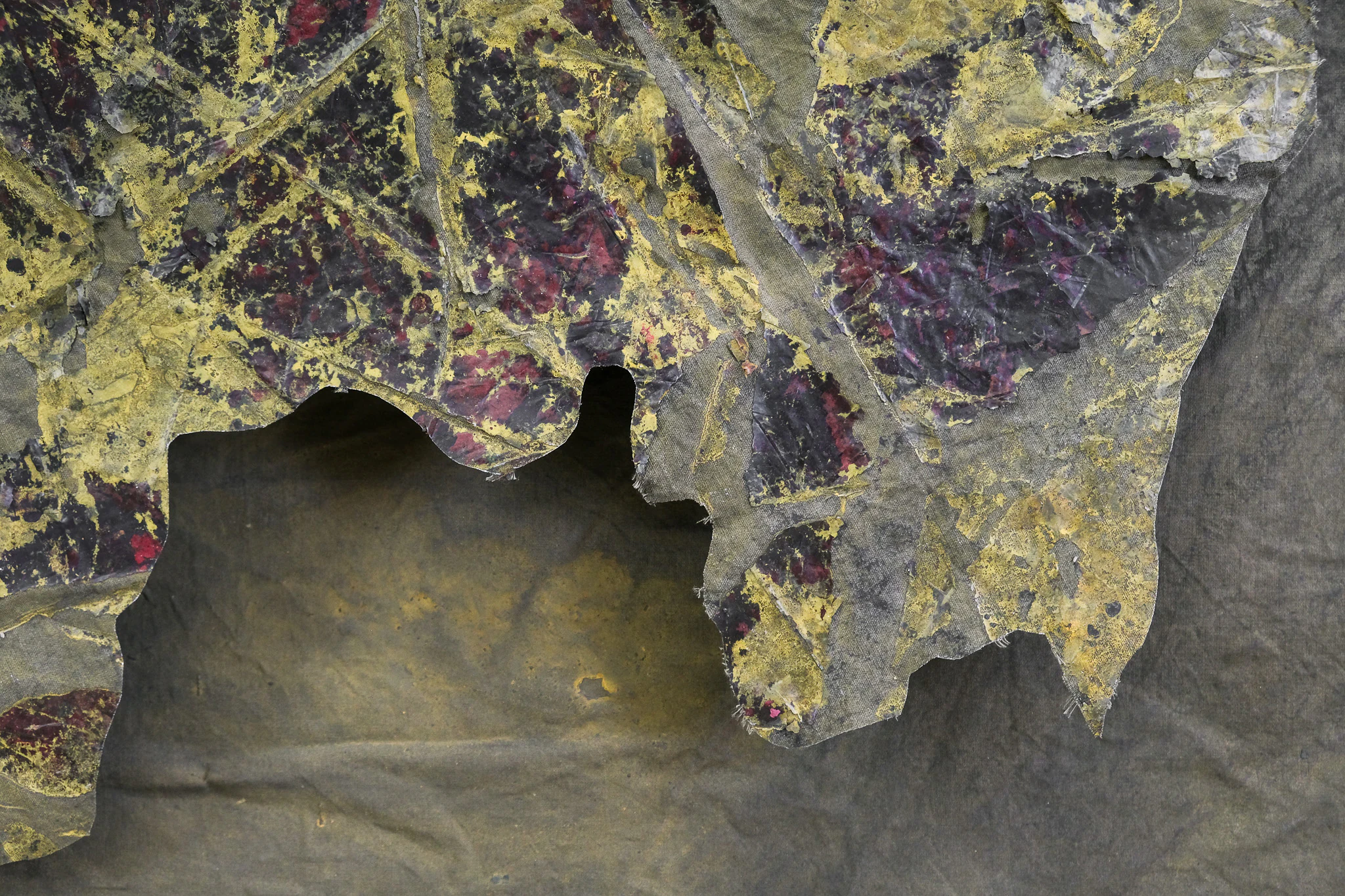 Territorio vacío, 2024, acrílicos sobre tela, 184 × 147 cm