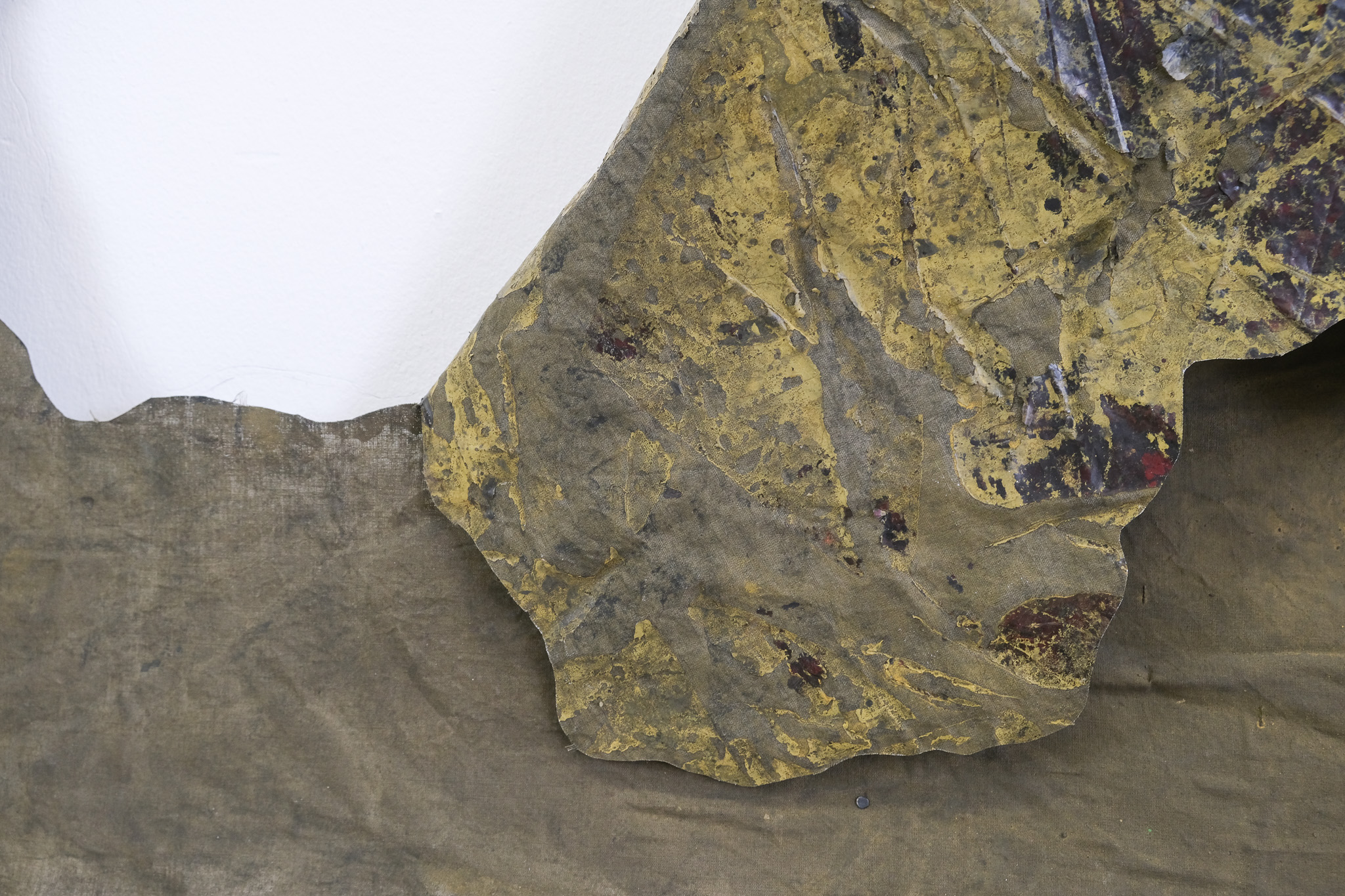 Territorio vacío, 2024, acrílicos sobre tela, 184 × 147 cm